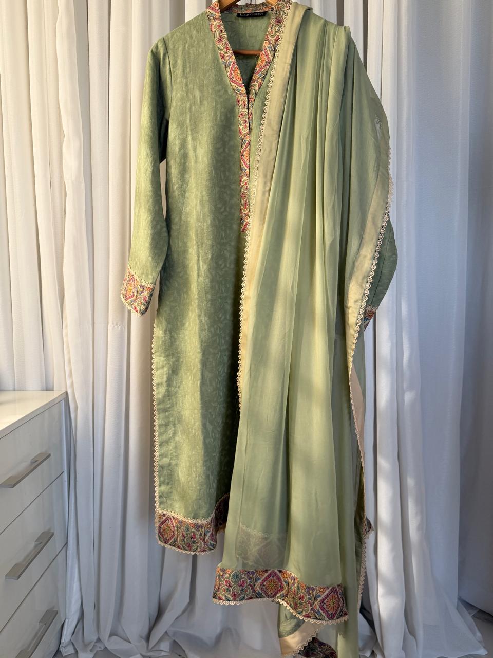 Solid Outfit with Qalamkari Detailing & Chiffon Dupatta | Semi Formal Wear - Image 2